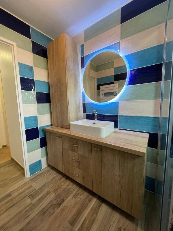 salle-de-bain-bois-carrelage