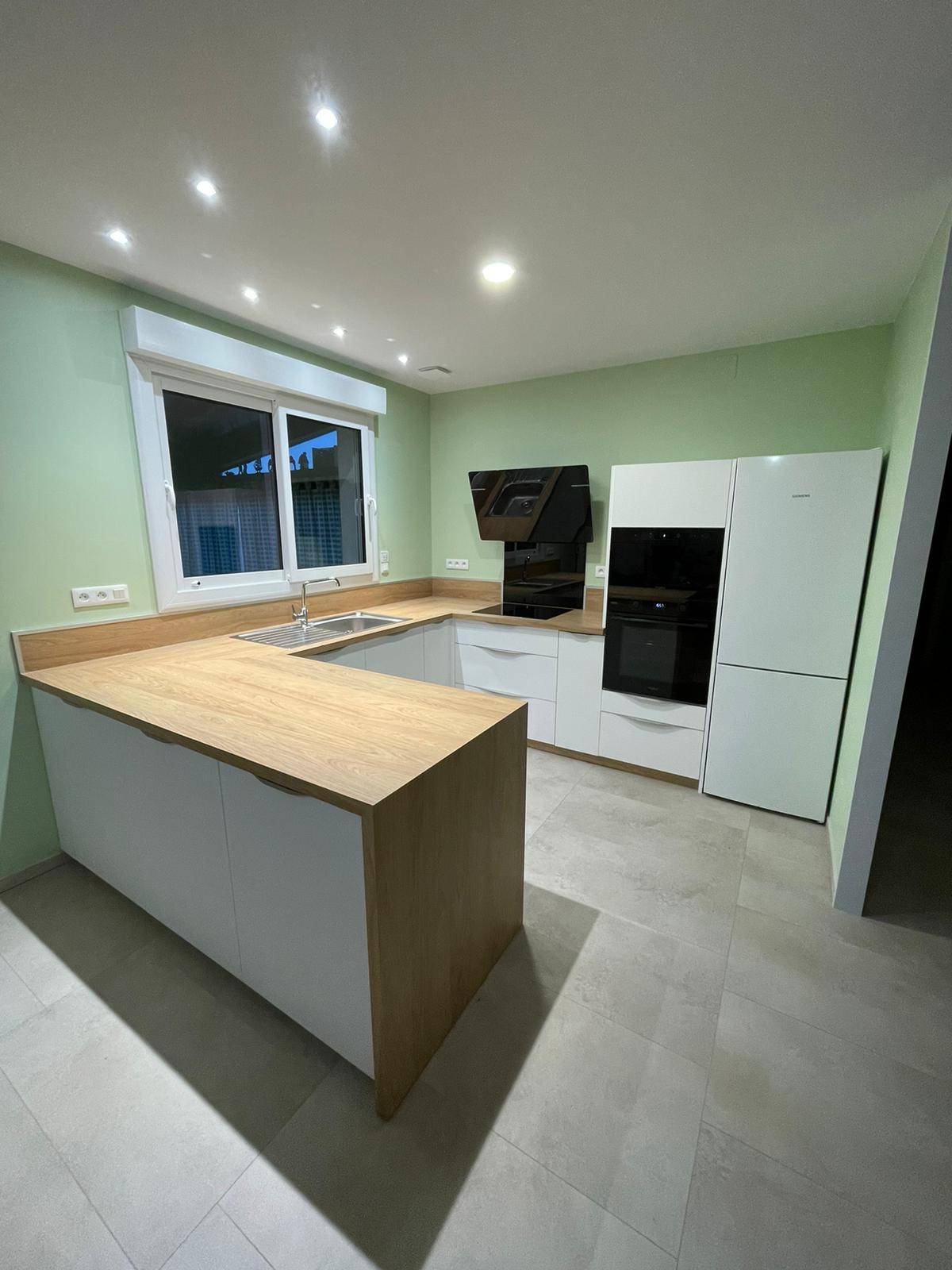 d7dca3a9-cd6e-42a4-b5a7-83af46248733